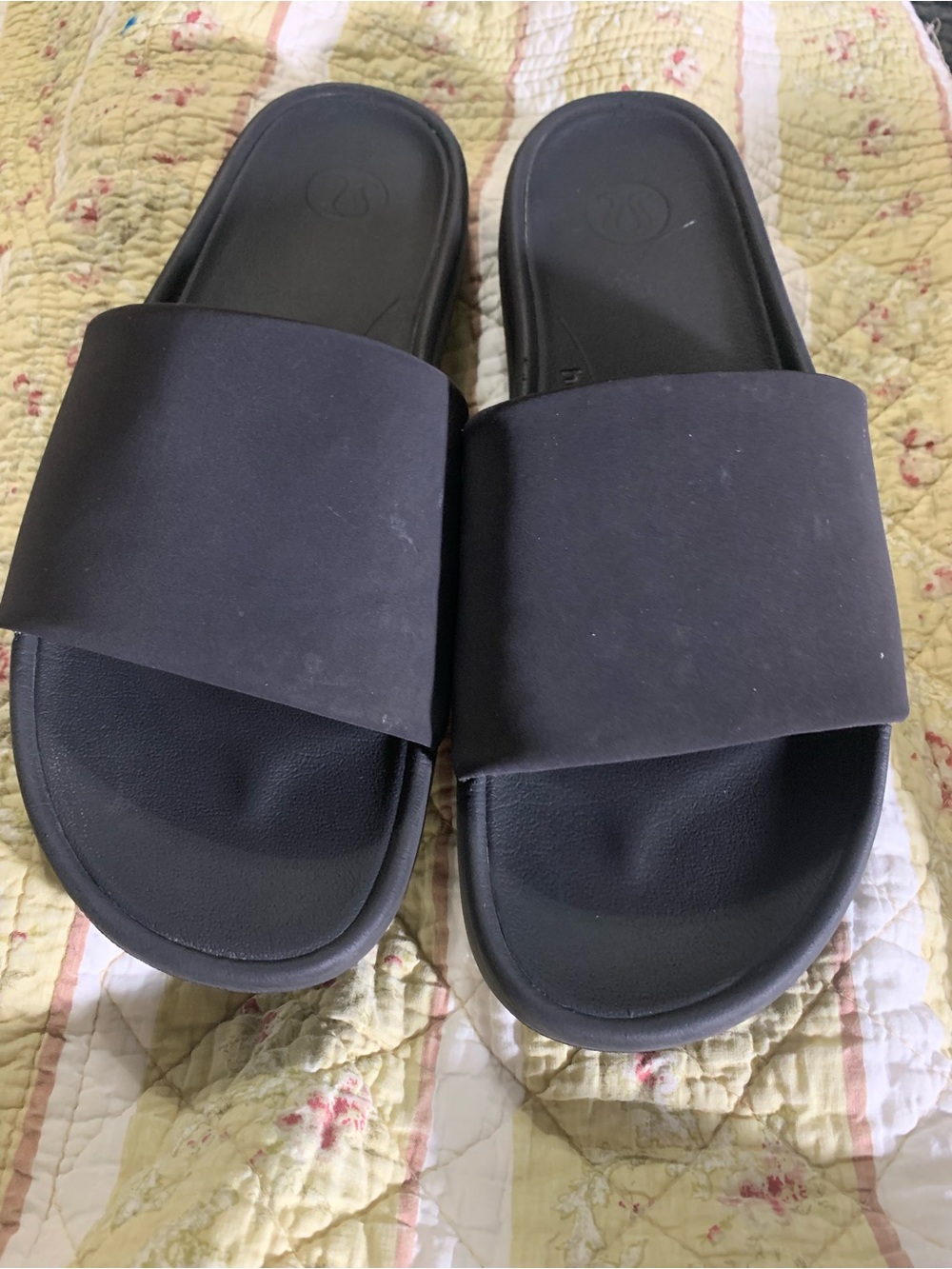 Mens Lululemon restfeel Slides - Picture 7 of 7